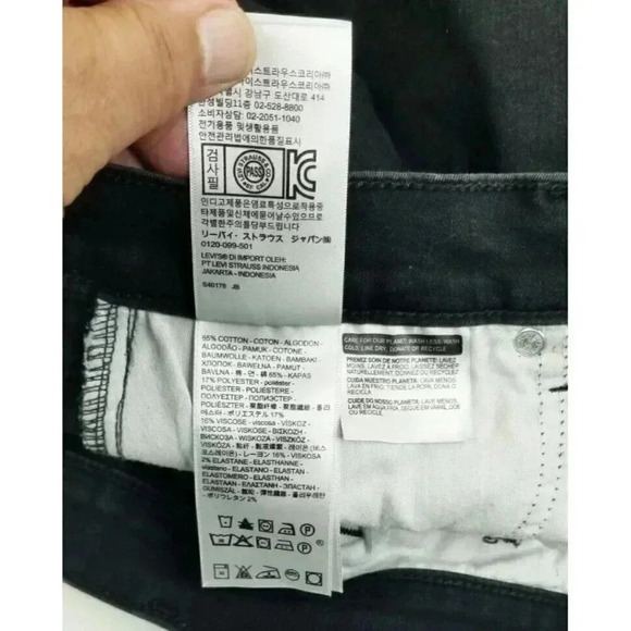 Levi's 27X30 Womens Curvy Skinny Black Denim Jeans Black Logo Tag Red Pocket Tag - Picture 12 of 12